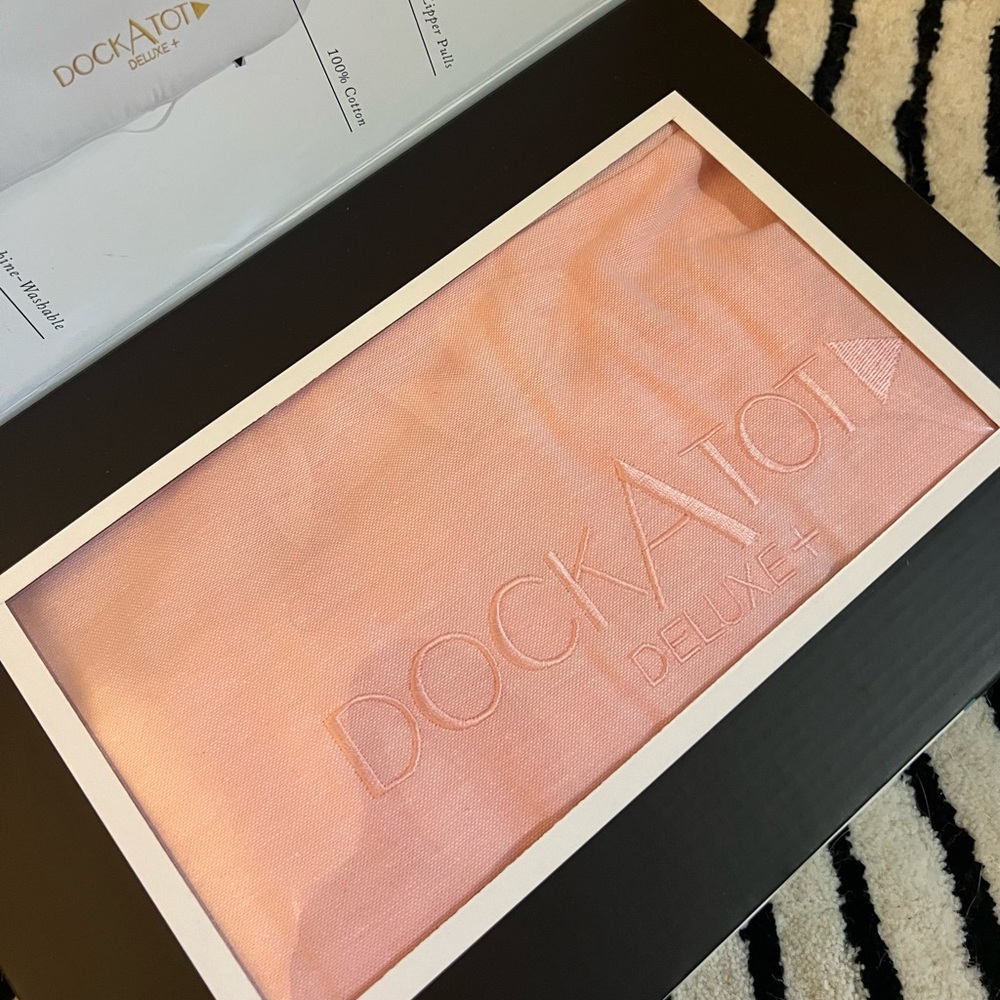 NEW DockATot Deluxe+ Cover - Blossom Chambray